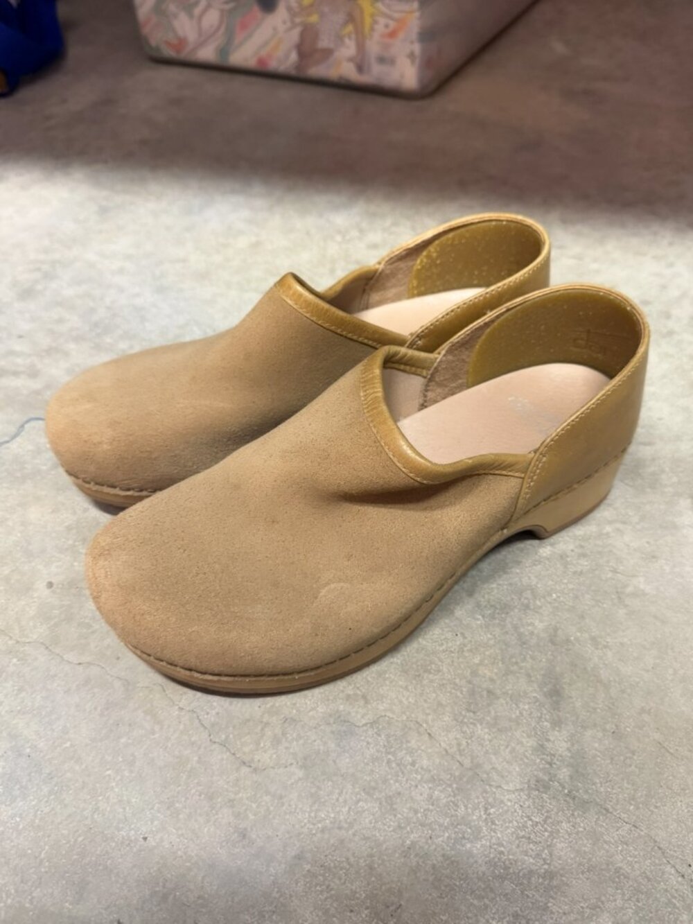 Dansko Tan Suede Professional Mule Clogs Women’s EU 38 Camel Comfort Shoes
